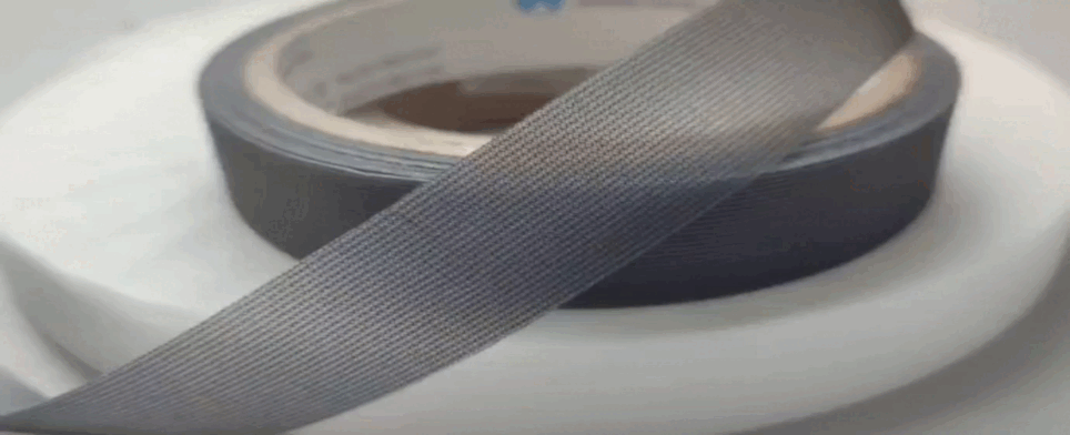 Качественная фурнитура в ассортименте